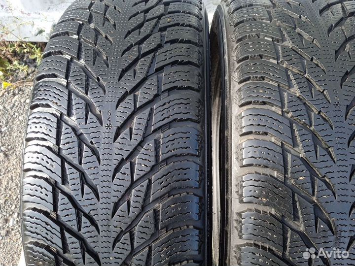 Nokian Tyres Hakkapeliitta R2 SUV 215/60 R17