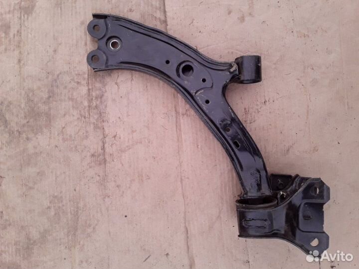 Рычаг подвески передний правый Honda Cr-V 3 2010