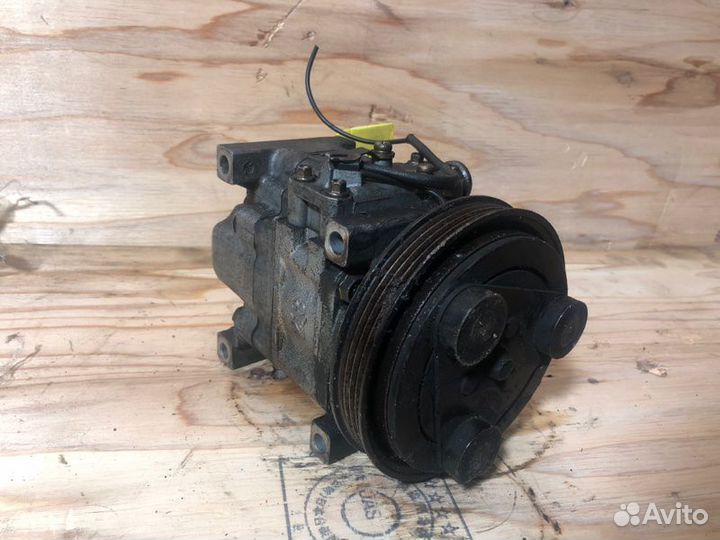 Компрессор кондиционера Mazda Demio DW3W B3ME 1997