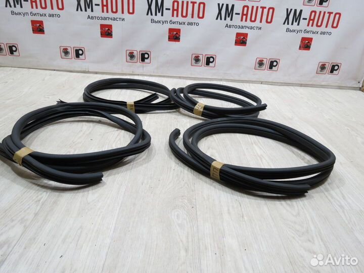 Уплотнитель проема двери Kia Rio 3