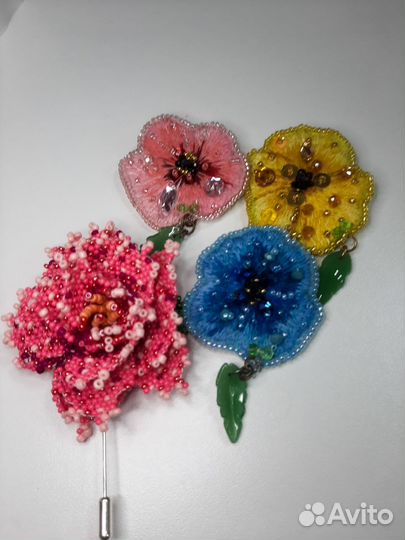 Брошь ручной работы цветок