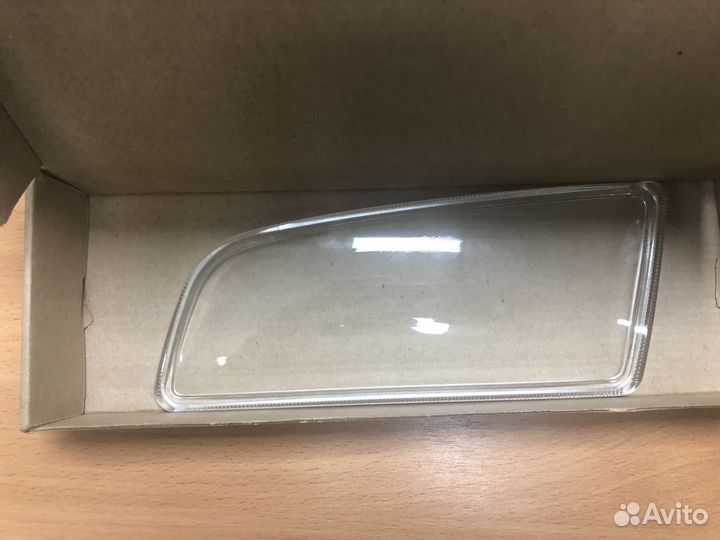 Стекло противотуманки honda civic 4D 06