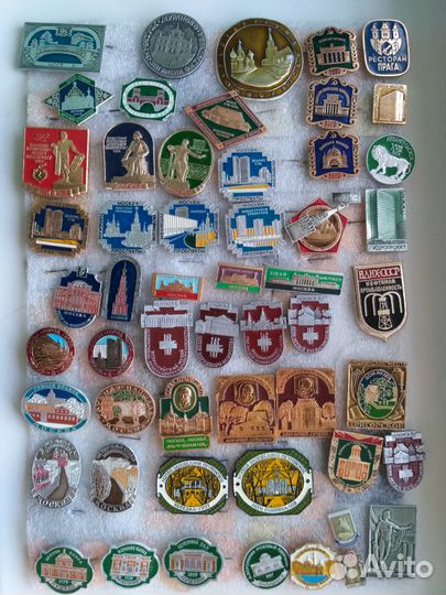 Серии советских значков различной тематики