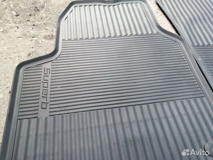 Коврик передний правый задний левый Skoda Superb 2
