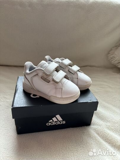 Кроссовки детские adidas 20 размер