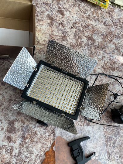 Видеосвет yongnuo yn160 iii