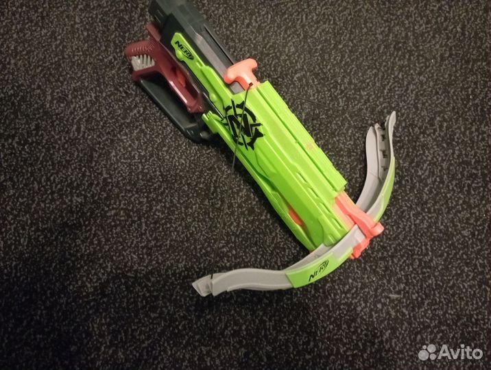 Nerf zombie strike арбалет