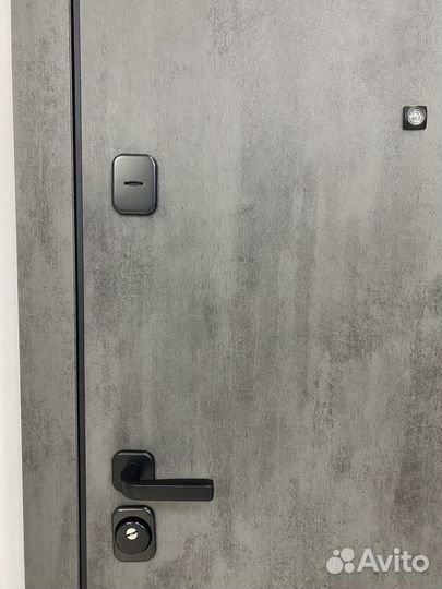 Дверь металлическая