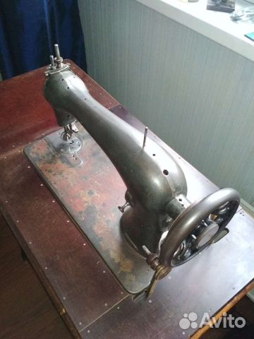Швейная машинка по коже Зингер