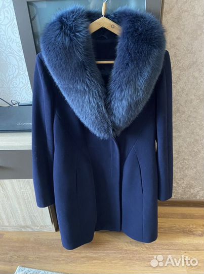 Зимнее пальто с натуральным мехом