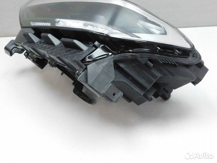 Фара левая Volkswagen Polo