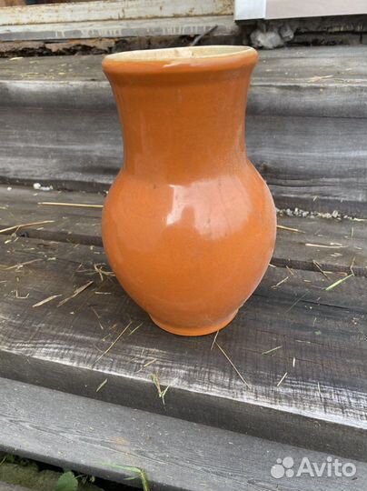 Глиняный кувшин большой