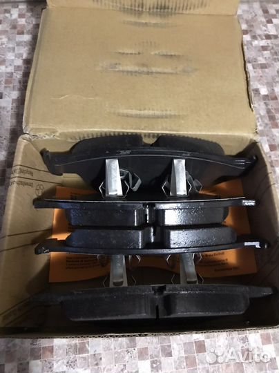 Тормозные колодки передние ML164 AMG 6.3