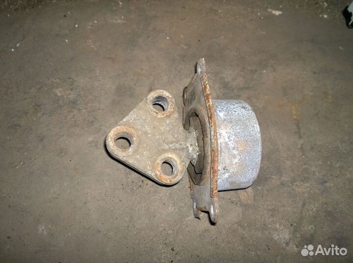 Подушка двигателя левая opel astra h zafira b