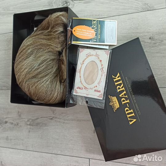 Парик женский, стрижка с эффектом мелирования