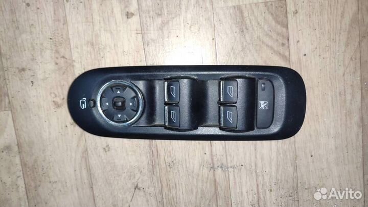Блок управления стеклоподъемниками от Ford S-MAX