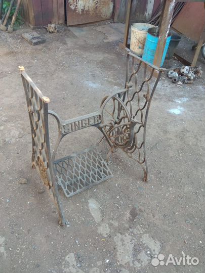 Станина от швейной машинки Singer