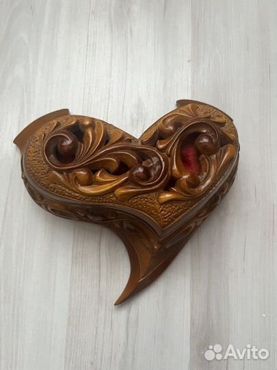 Шкатулка из дерева ручной работы