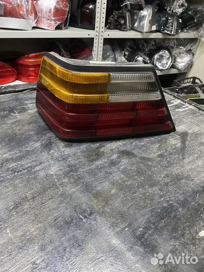 Фонарь задний левый Mercedes W124