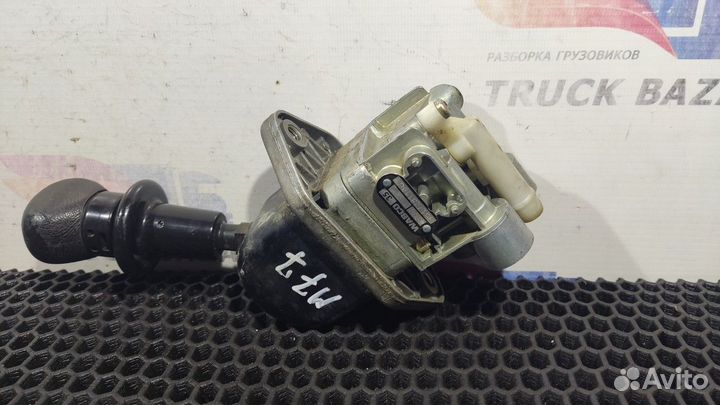 Рычаг стояночного тормоза