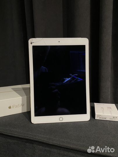 iPad Air (2nd Gen) Gold 128GB Wifi + SIM iOS14.7.1