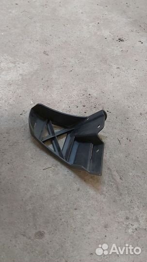 Левый кронштейн заднего бампера Mercedes ML W166