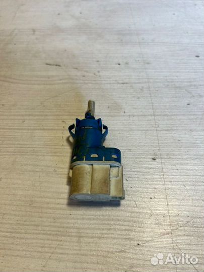 Датчик включения стопсигнала Ford Fusion CBK fyjb