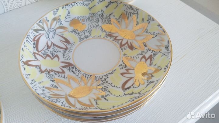 Чашки с позолотой фарфоровые лфз