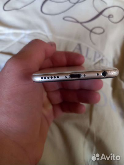 Телефон iPhone 6