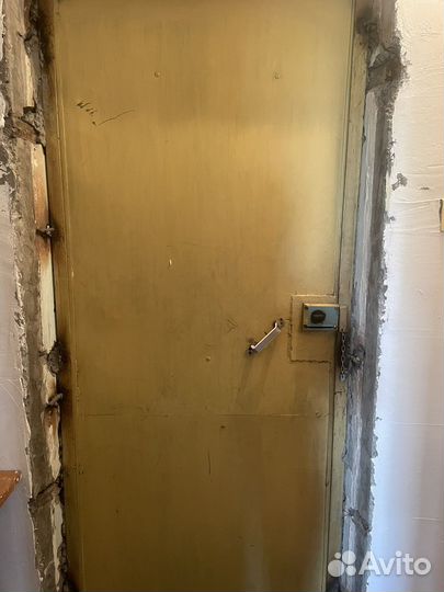 Дверь входная металлическая правая бу