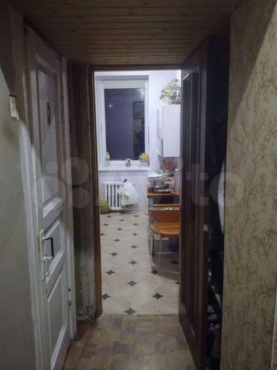 Комната 20 м² в 3-к., 1/2 эт.