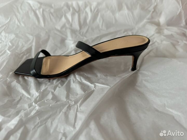 Кожанные босоножки By Far, 39