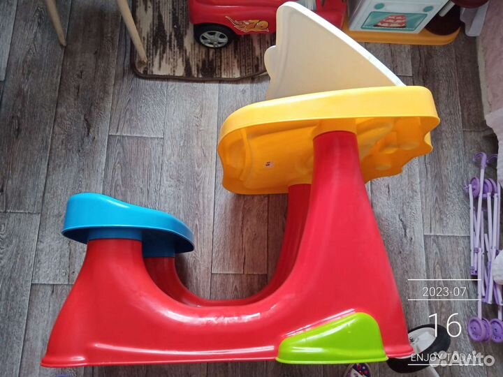 Столик со скамейкой