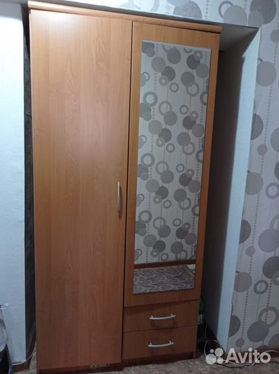 Шкаф двудверный