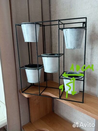 Полка настенная для цветов