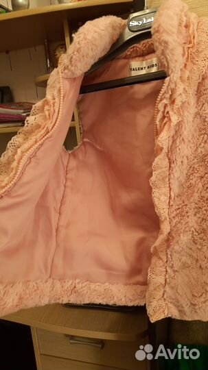 Безрукавка на девочку