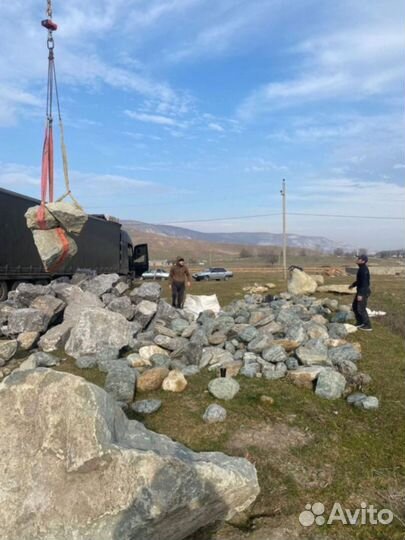 Природный камень валун эльбрус (выветренный извест