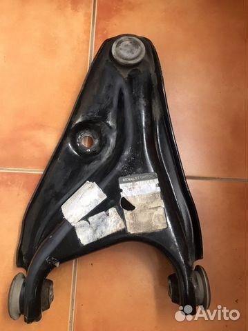 Рычаг правый Рено Сандеро 2
