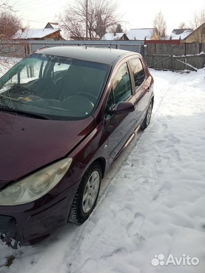 Peugeot 307 1.6 AT, 2006, битый, 160 000 км