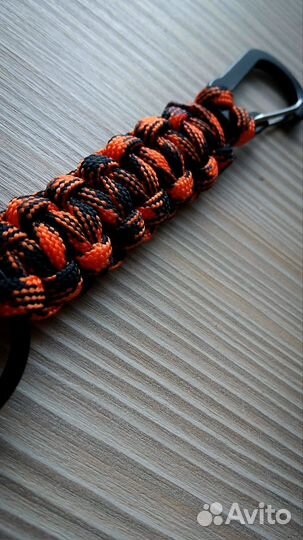 Брелок из паракорда, ручная работа