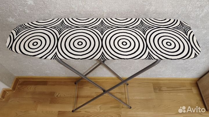 Новая гладильная доска (90 на 25 см)