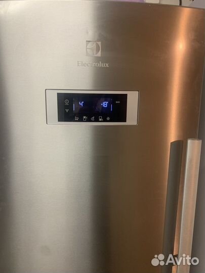 Холодильник electrolux