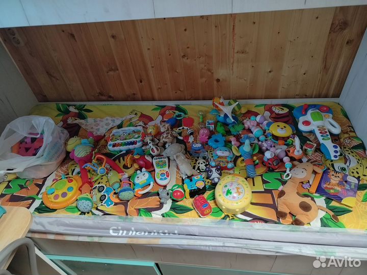Игрушки для малыша пакетом