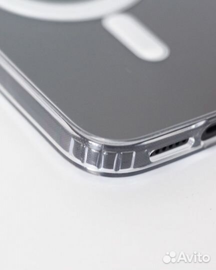 Чехол на iPhone 14 Pro с Magsafe и анимацией