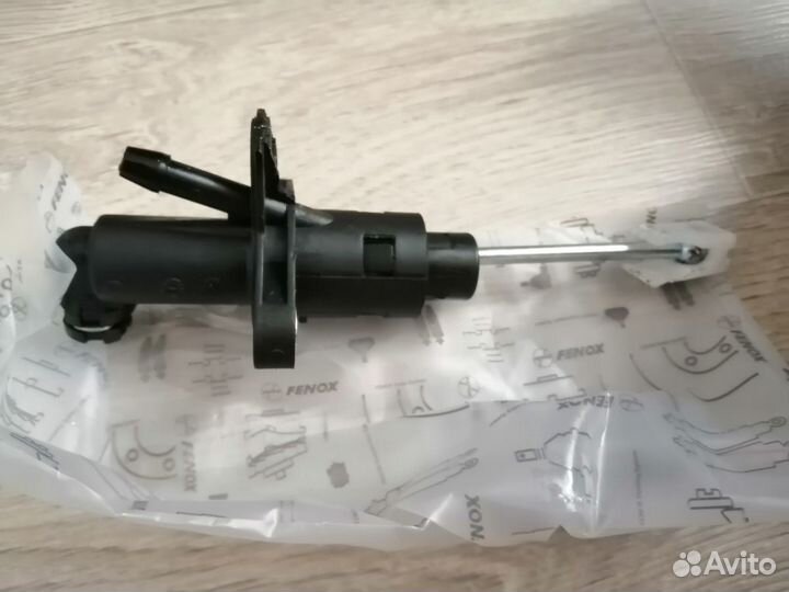 Главный цилиндр сцепления на Sкoda Oktavia