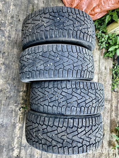 Pirelli Ice Zero 235/45 R17 97T