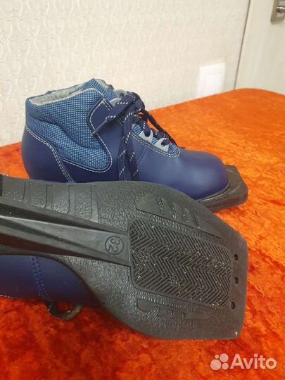 Лыжные ботинки 32