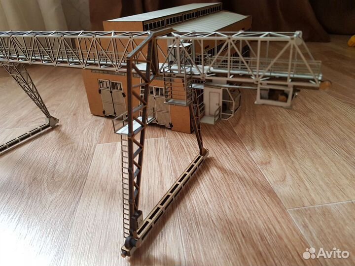 Козловой кран 1/87. Кит набор для сборки