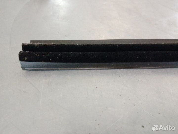 Уплотнитель (внутри) Skoda Octavia Rs (A7)