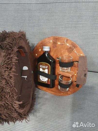 Голова медведя и волка